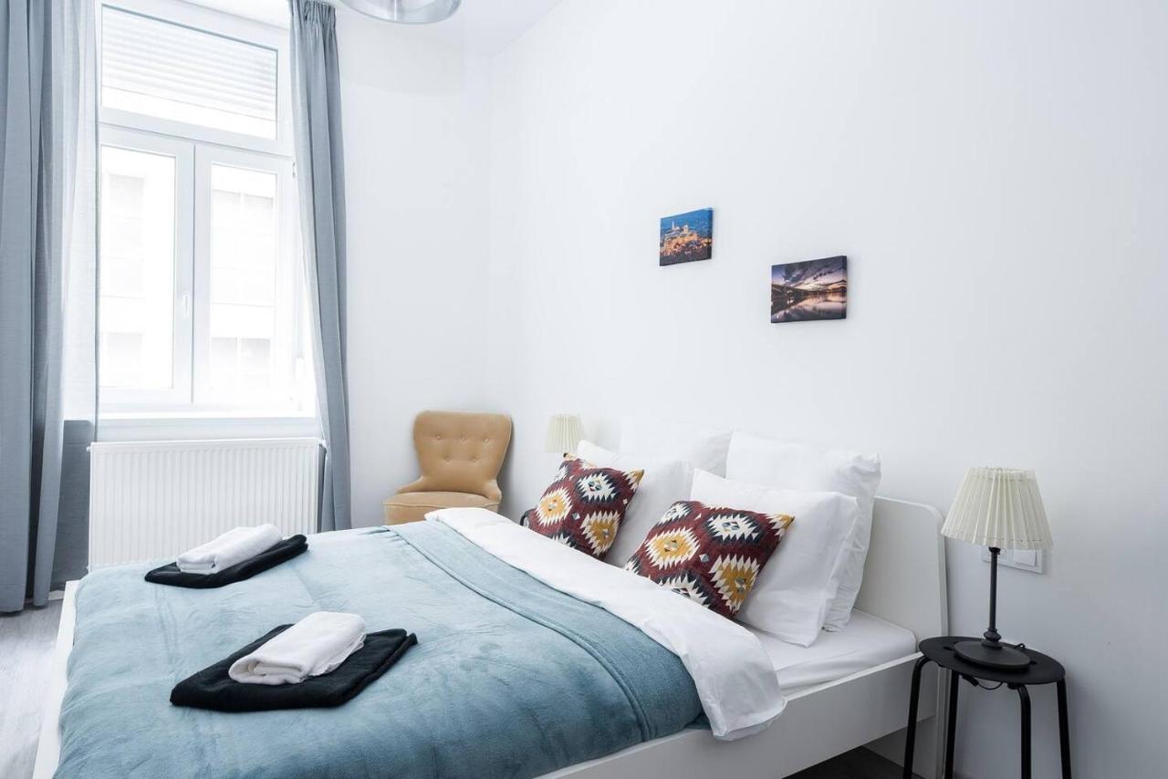 Central Brand New And Modern Apartment Budapest Esterno foto