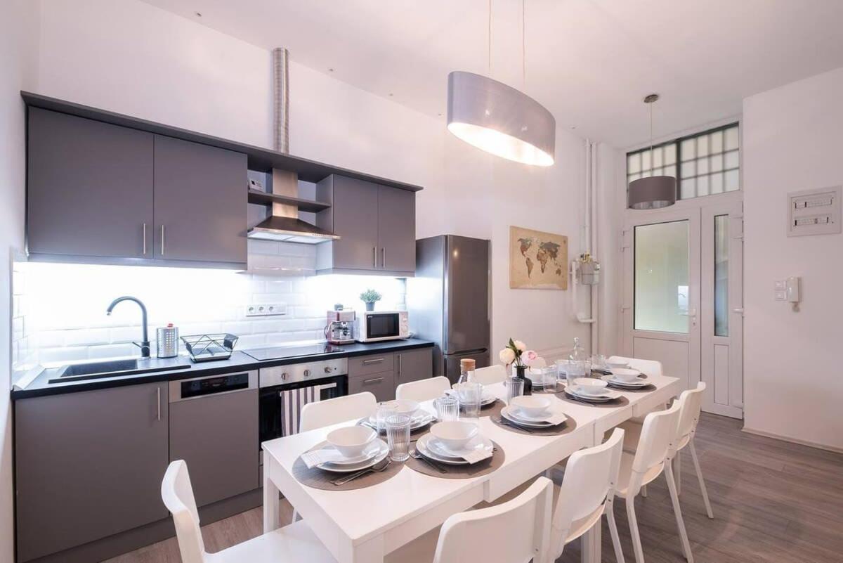Central Brand New And Modern Apartment Budapest Esterno foto