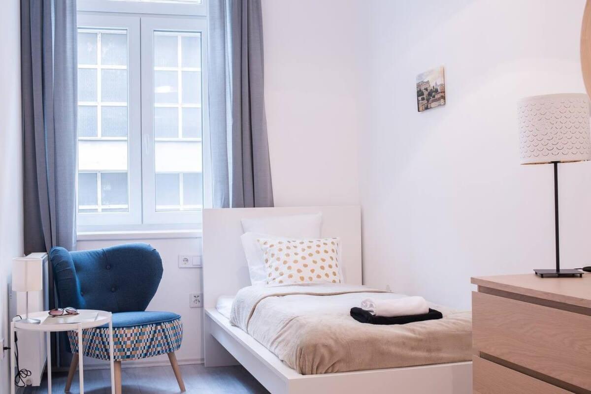 Central Brand New And Modern Apartment Budapest Esterno foto