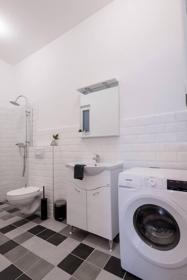 Central Brand New And Modern Apartment Budapest Esterno foto