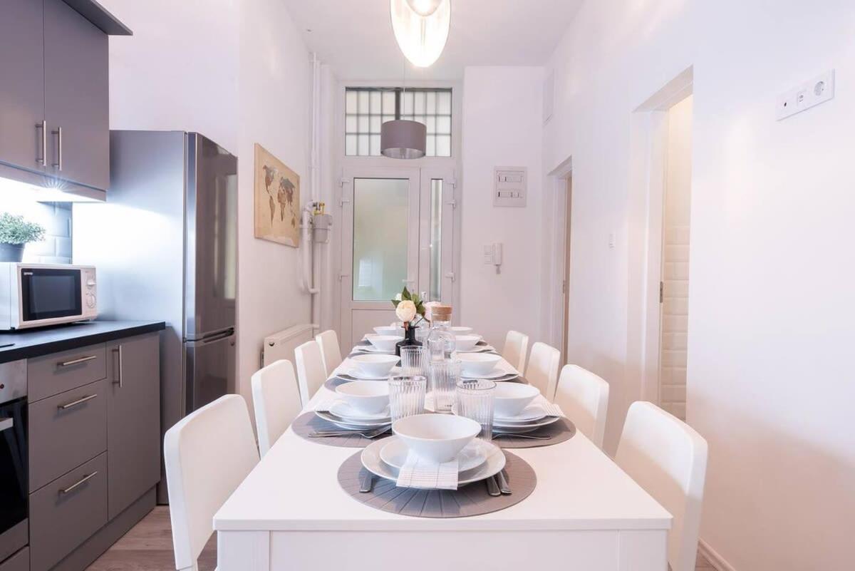 Central Brand New And Modern Apartment Budapest Esterno foto