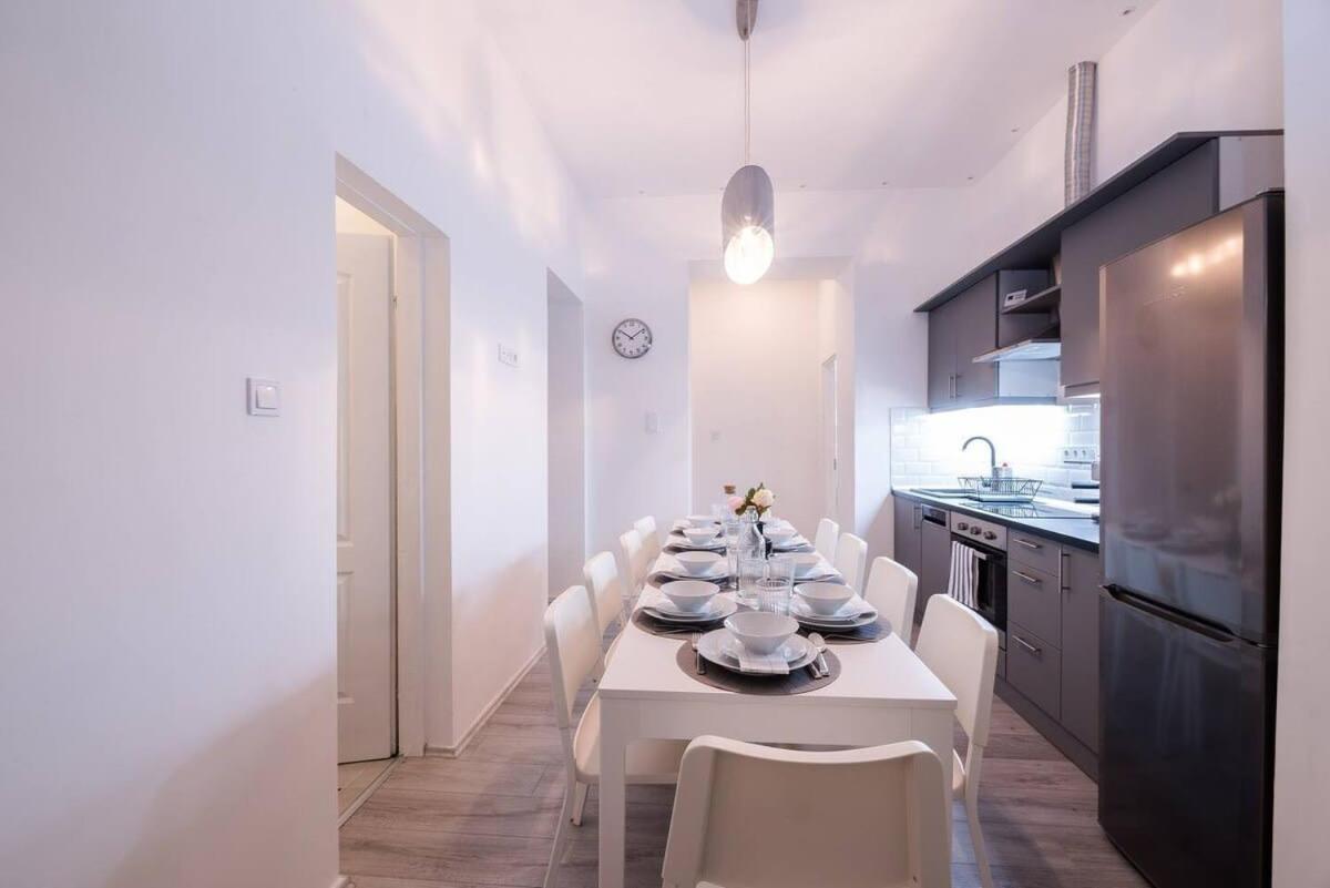 Central Brand New And Modern Apartment Budapest Esterno foto