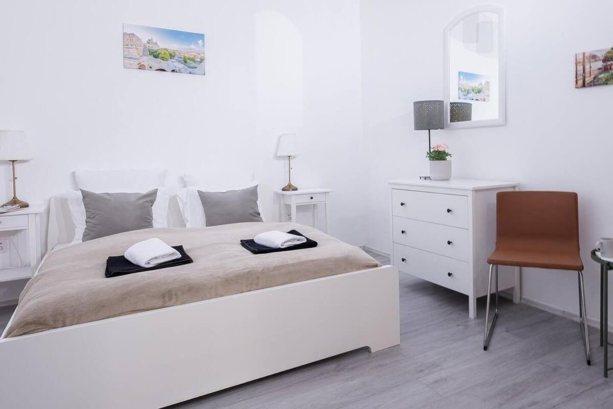 Central Brand New And Modern Apartment Budapest Esterno foto