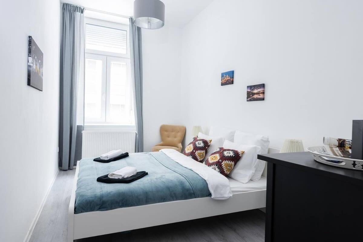 Central Brand New And Modern Apartment Budapest Esterno foto