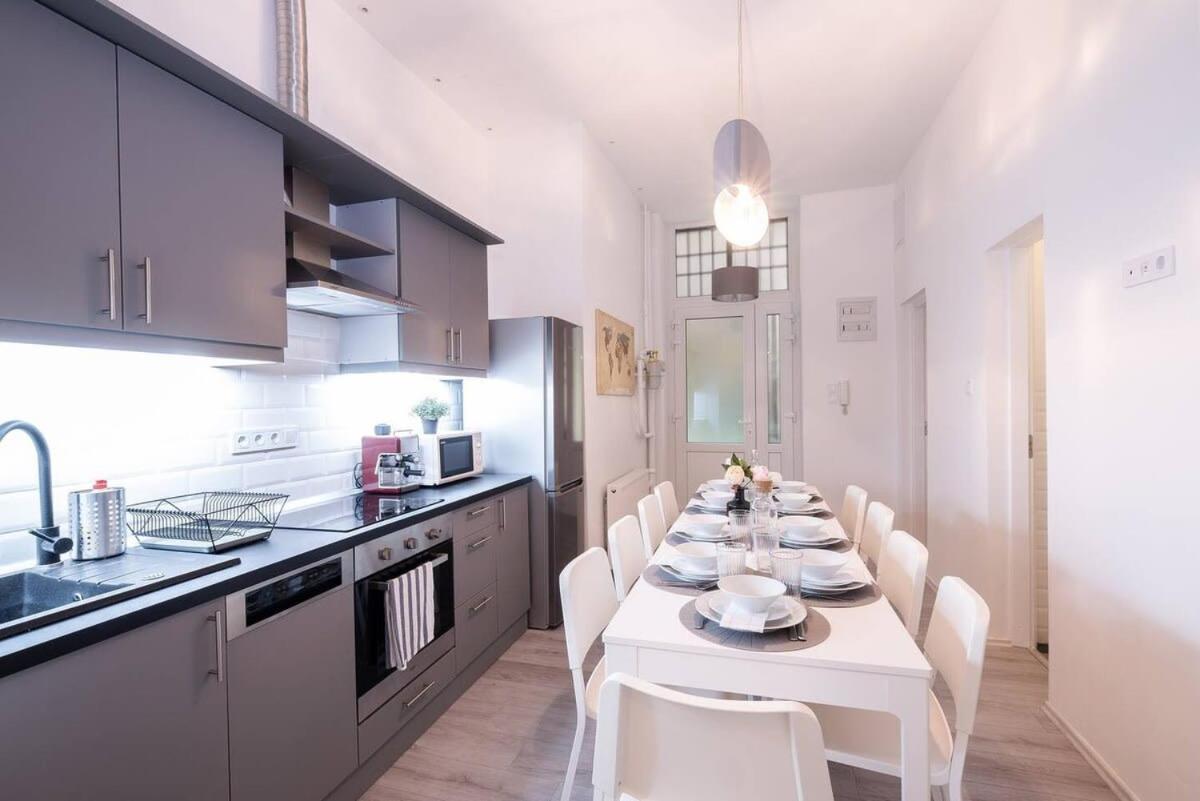 Central Brand New And Modern Apartment Budapest Esterno foto